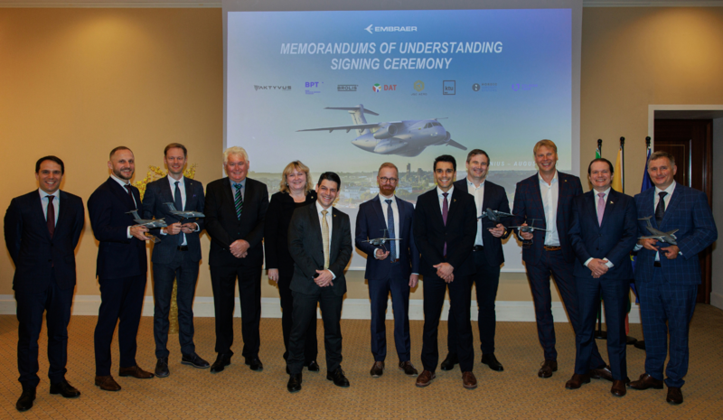 VILNIUS TECH ir aviacijos milžinė „Embraer“ pasirašė Supratimo memorandumus